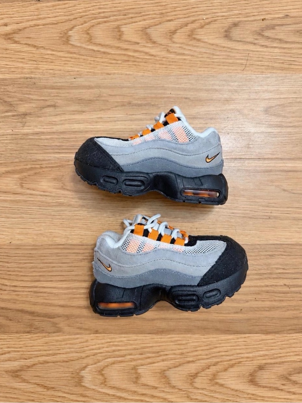 Nike Air Max 95 OG “Bright Mandarin” sneakers in toddler size 6C